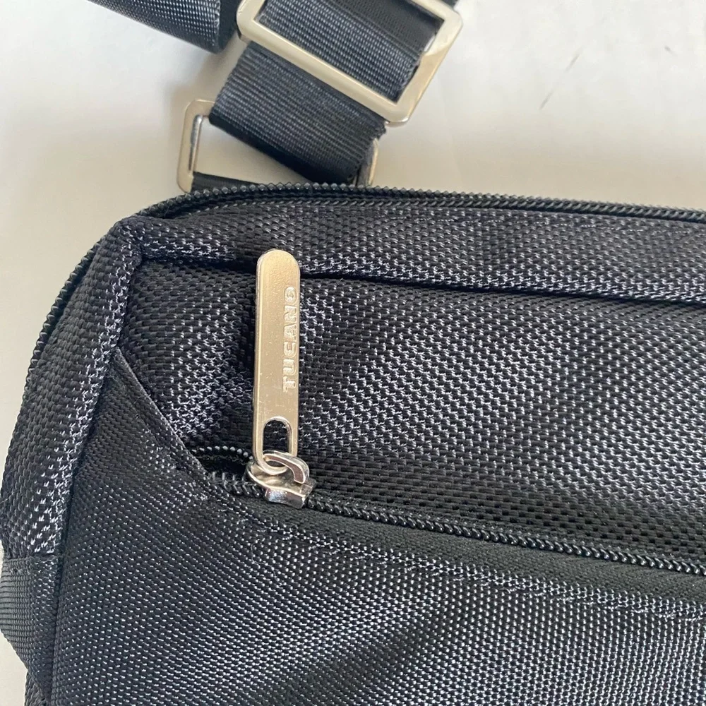 Tucano Finatex Black iPad Tablet Crossbody Shoulder Bag – Excellent Condition